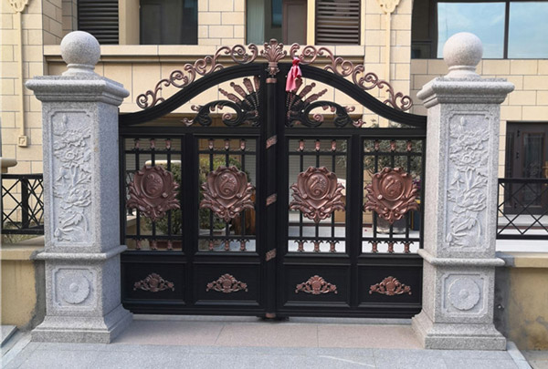 沈阳铜门加工服务：品质与工艺的细腻呈现